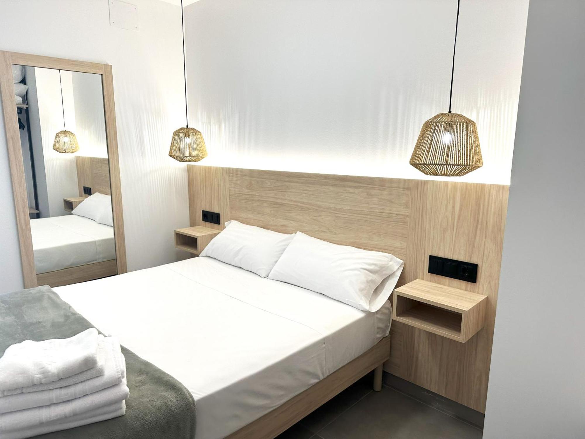 Almar 52 Suites บาเลนเซีย ภายนอก รูปภาพ
