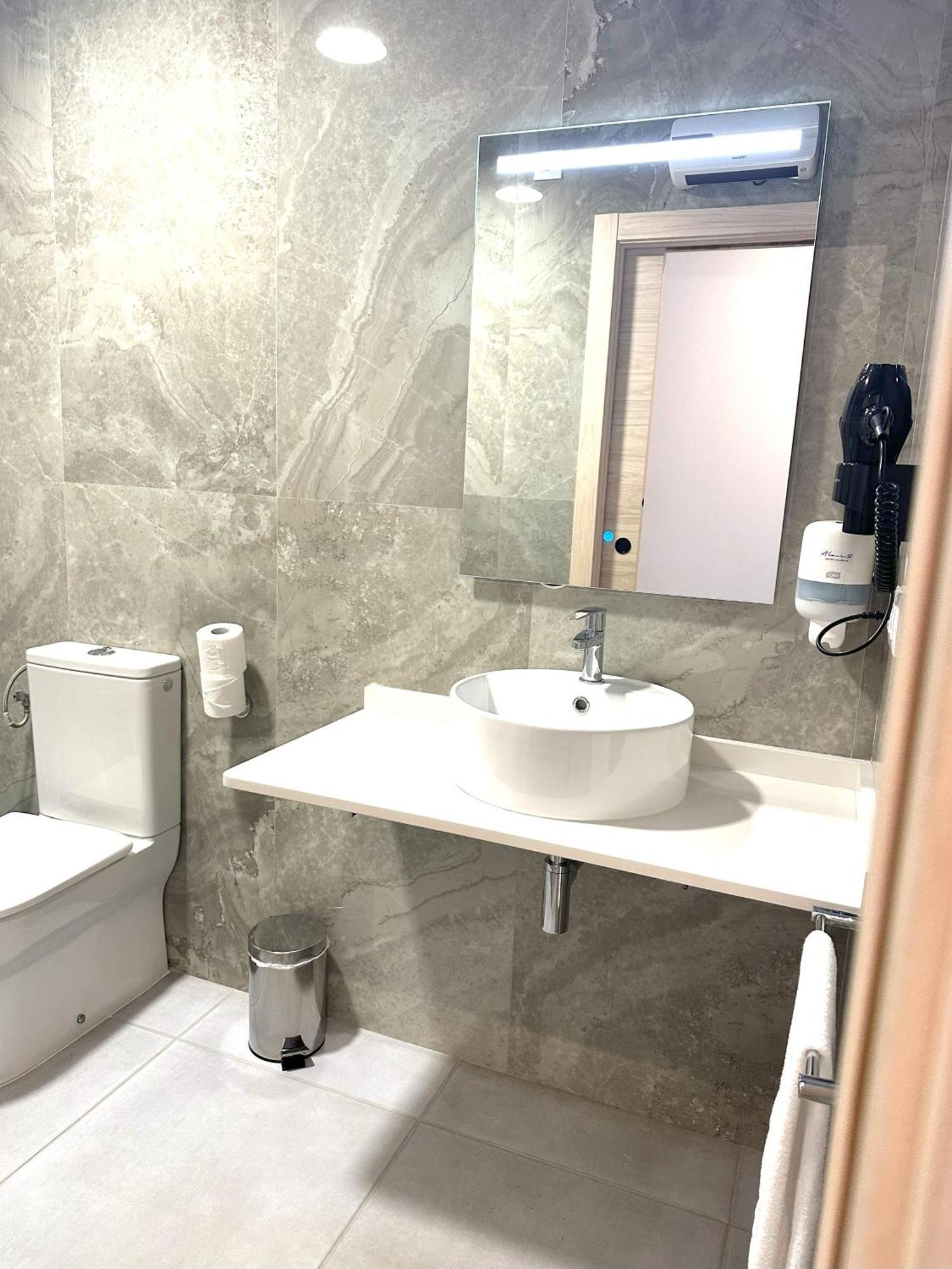 Almar 52 Suites บาเลนเซีย ภายนอก รูปภาพ