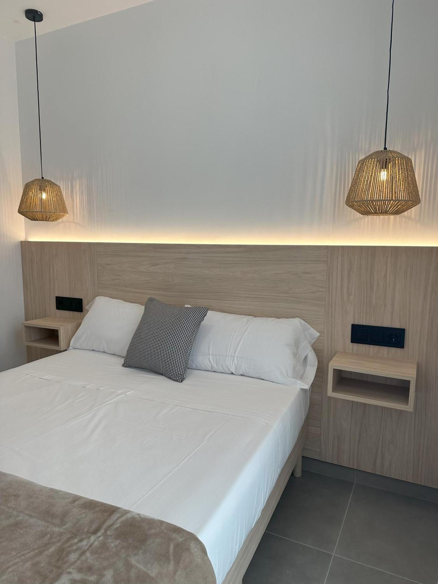 Almar 52 Suites บาเลนเซีย ภายนอก รูปภาพ